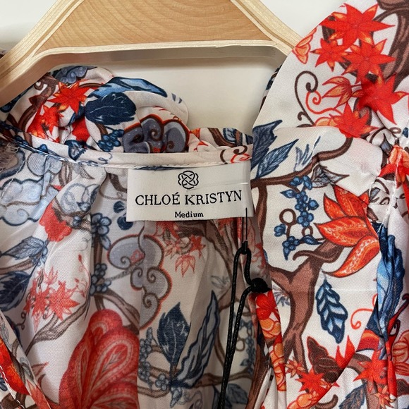 NWT Chloe Kristyn Floral Print Satin Ruffle Collar Blouse Medium - Picture 7 of 9